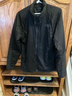 The North Face Men's Black ventrix jacket